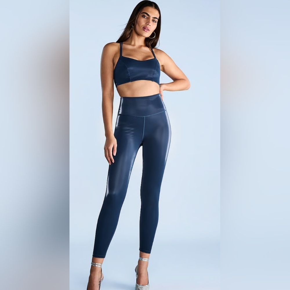 Victoria's Secret Elevate Blue Metallic Strappy Sports Bra Sz XXL